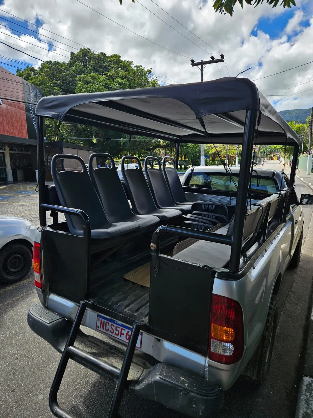 Jeep 4x4 para Castelhanos